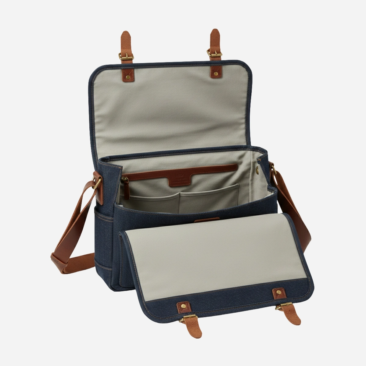messenger-bag-denim-open