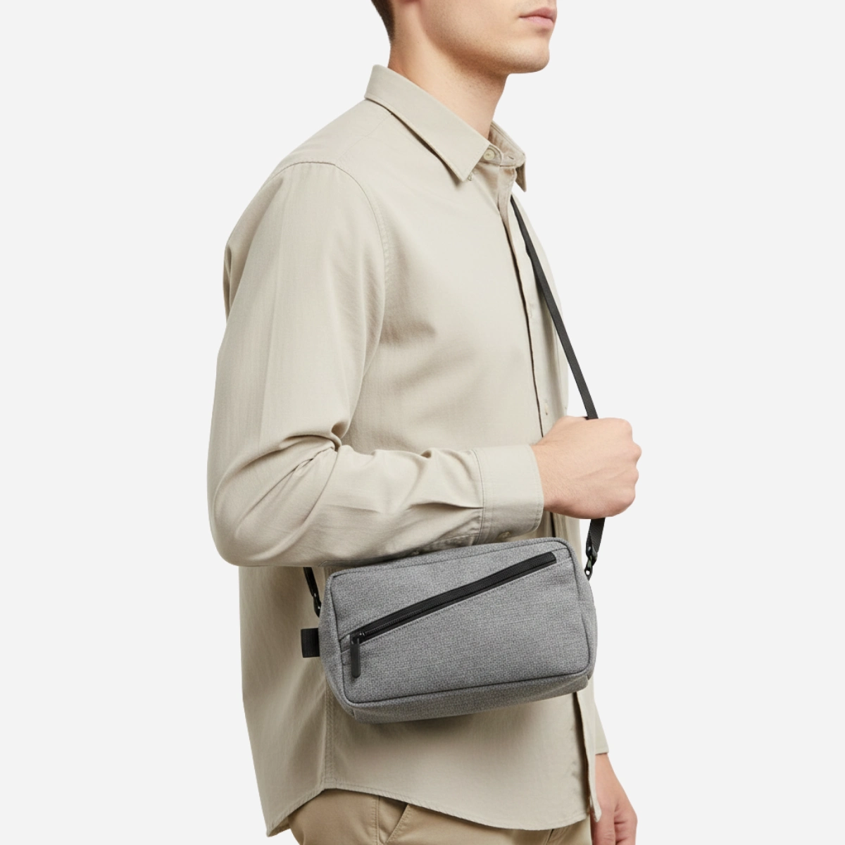 pouch-bag-canvas-model-side